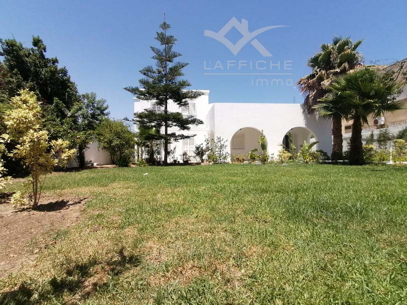 La Marsa Cite El Moez Vente Maisons Grande villa  la marsa 1444