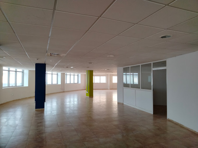 La Soukra Charguia 2 Bureaux & Commerces Bureau Super bureau en open space 650 m2  charguia 2