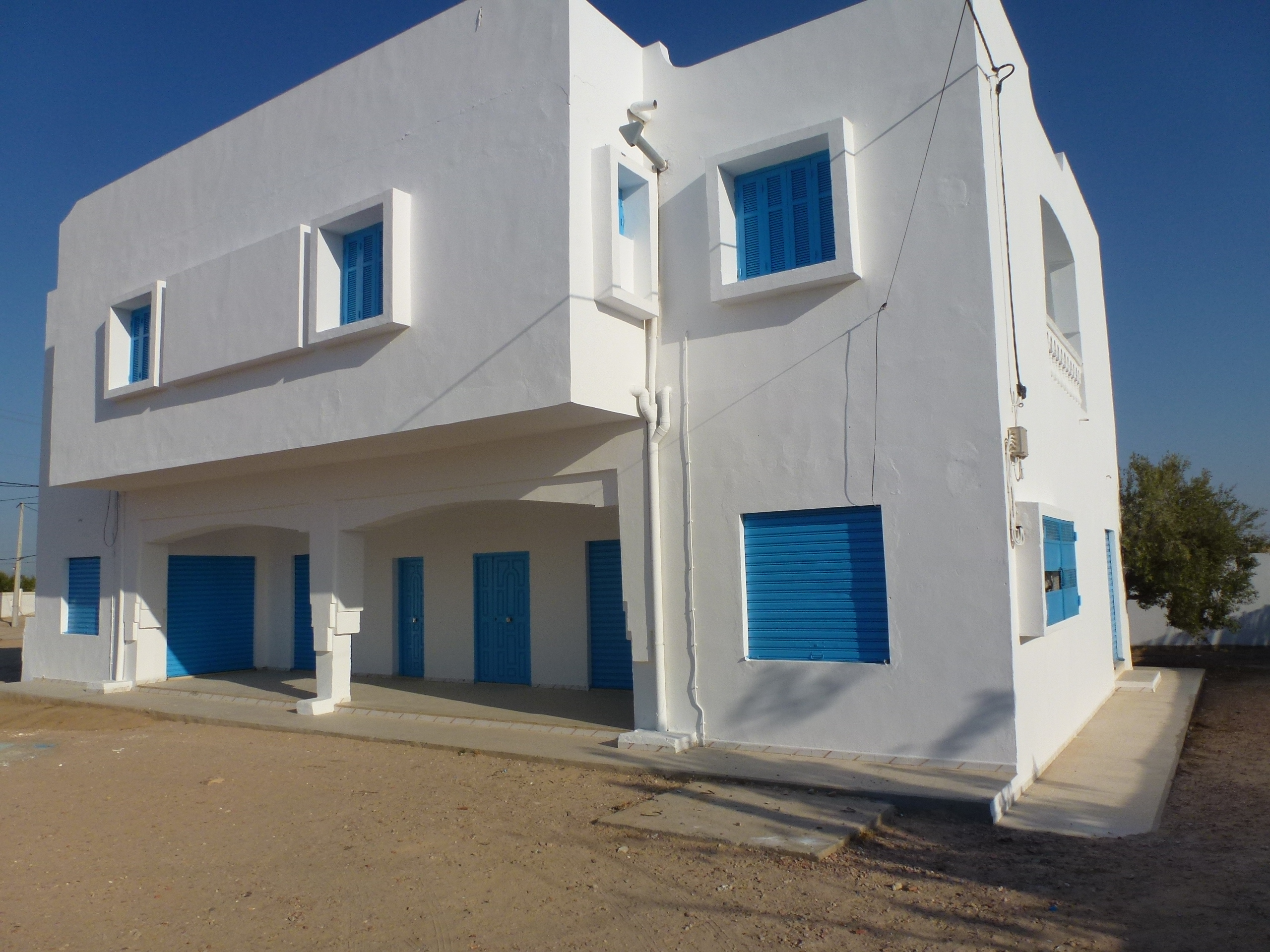 Djerba - Houmet Essouk Djerba Aeroport Vente Duplex Complexe commercial administratif route aroport