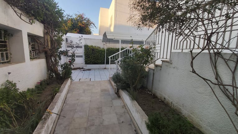 La Marsa Marsa Ennassim Location Appart. 4 pices Etage de villa a la marsa