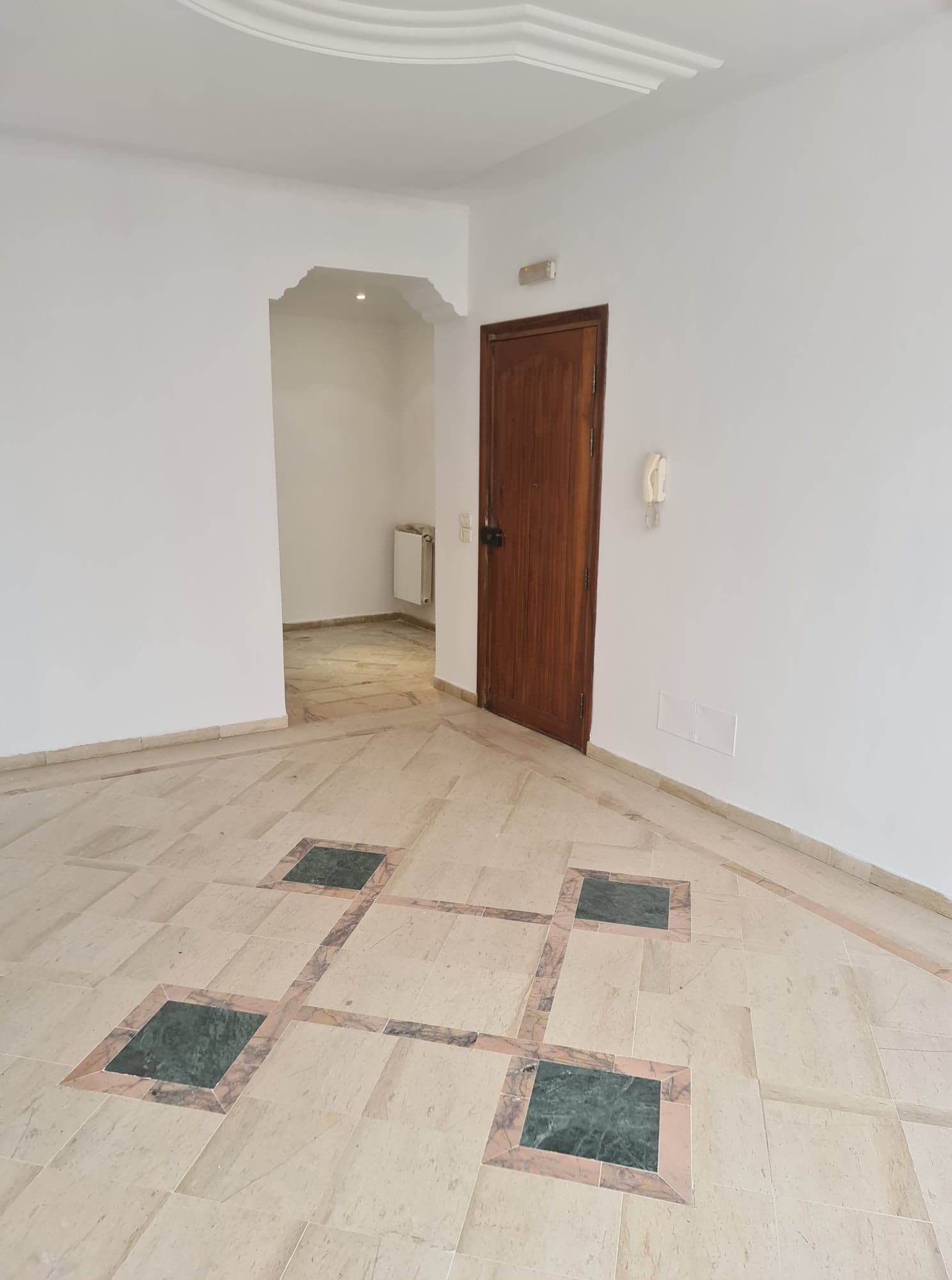 Ain Zaghouan Ain Zaghouan Location Appart. 4 pices App 1er etage s4  ain zaghouan nord