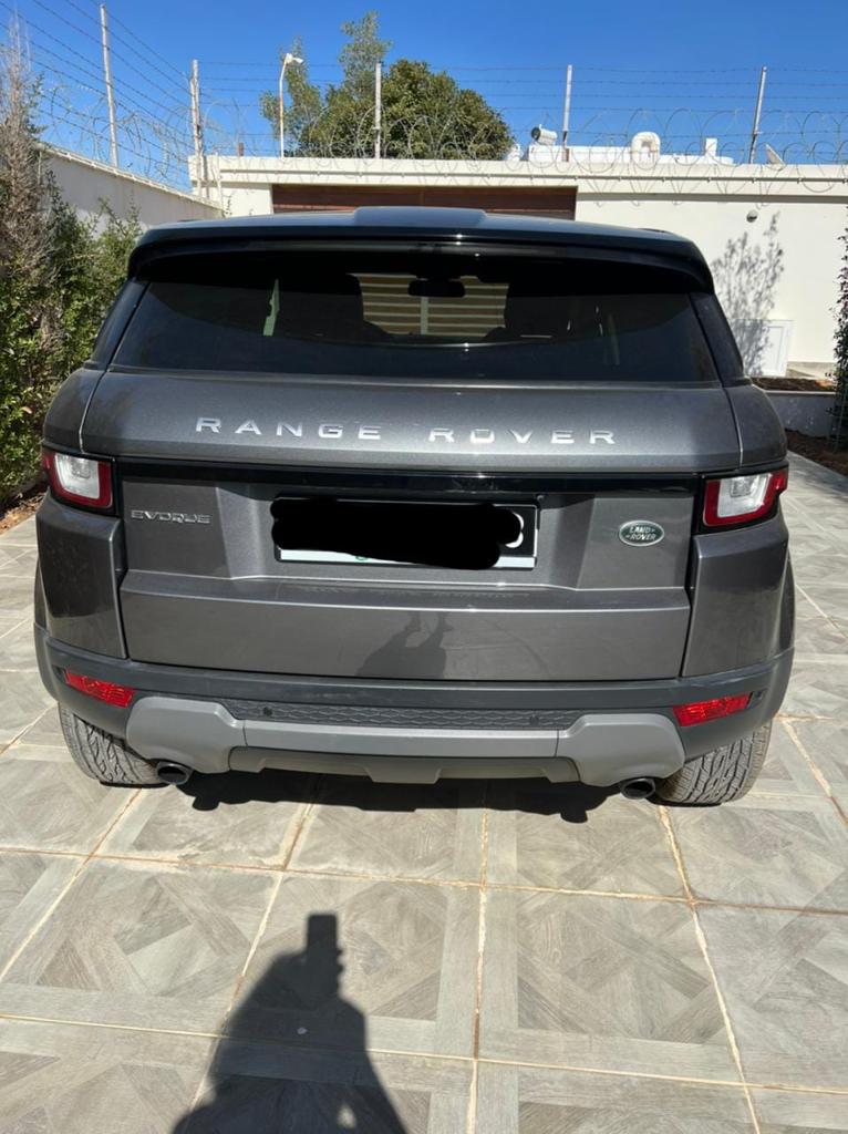 Sfax Ville Caid Mhamed Land-Rover Range Superbe range rover evoque anne 2018 comme neuve