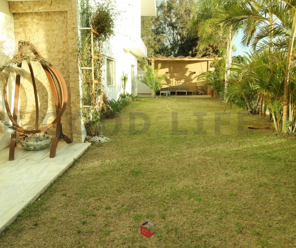 La Soukra Chotrana 2 Vente Appart. 5 pices+ Magnifique appartement avec jardin  chotrana 2