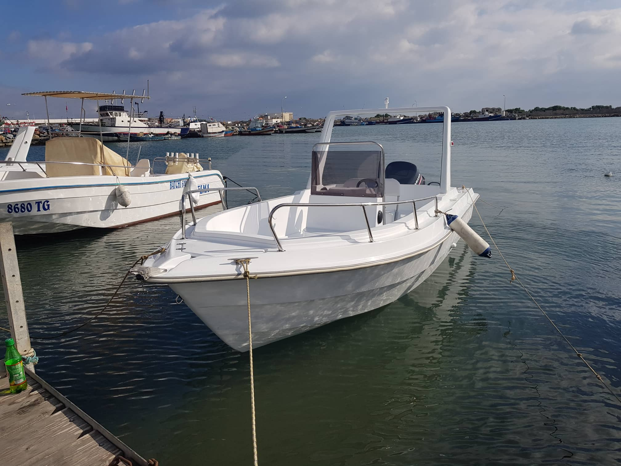 La Soukra Dar Fadhal Bateaux  moteurs Vedette Bateaux de plaisance 7 places