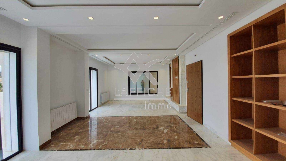 La Marsa Cite El Mhiri Location Appart. 5 pices+ Magnifique penthouse  la marsa ref1868