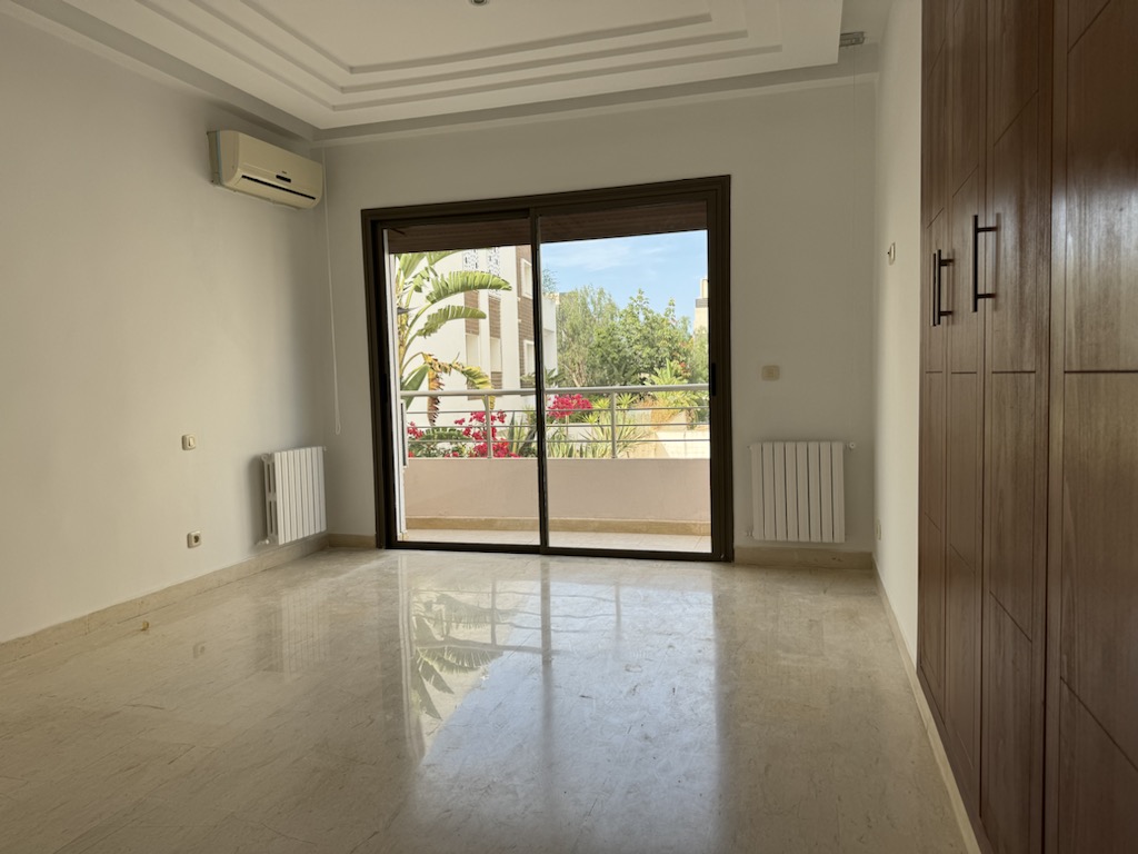 La Marsa Sidi Daoud Location Appart. 4 pices Coquette appartement s3  sidi daoud