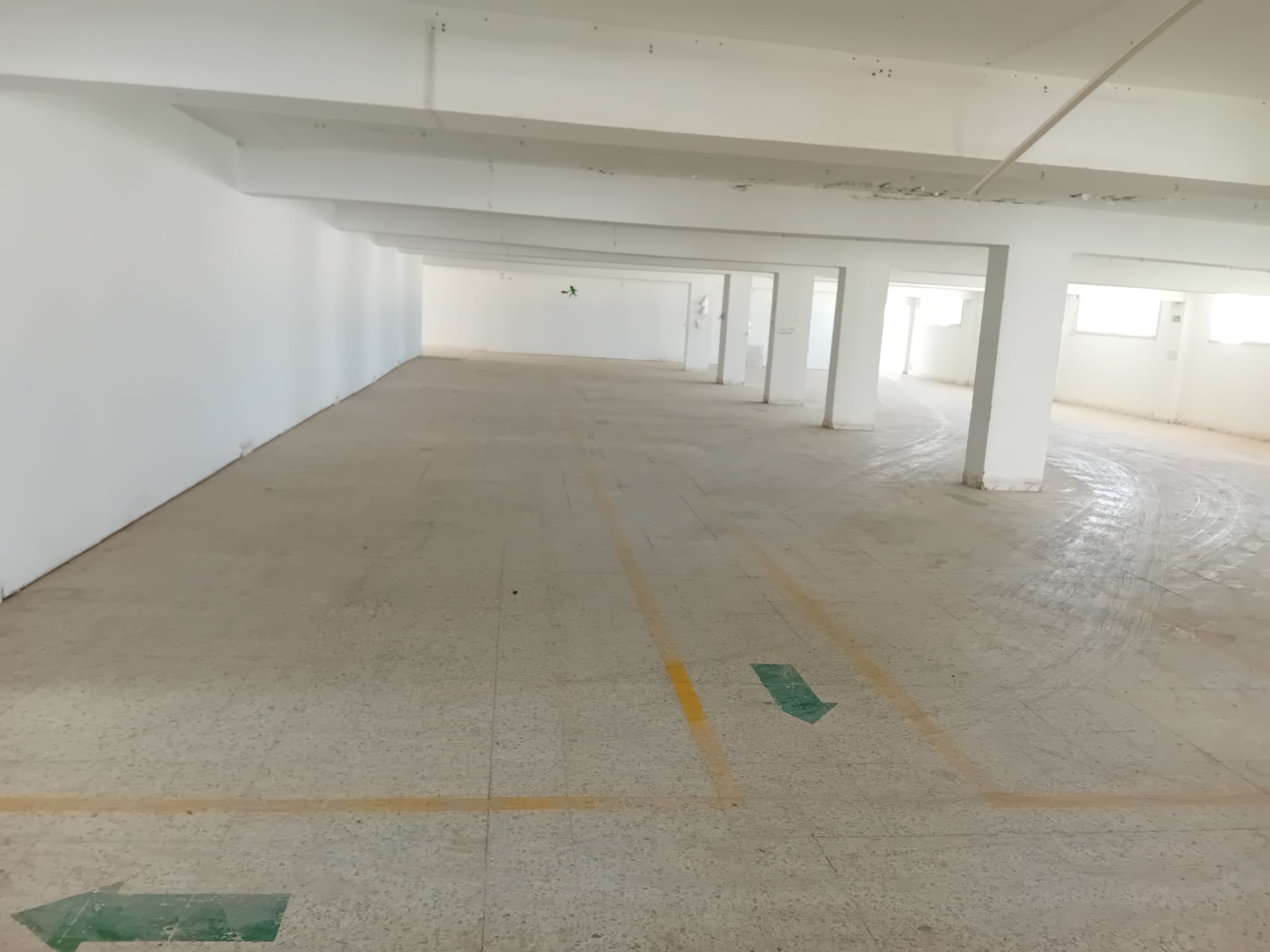 Le Bardo Ksar Said Vente Surfaces Local industriel de 2100 m2  ksar said