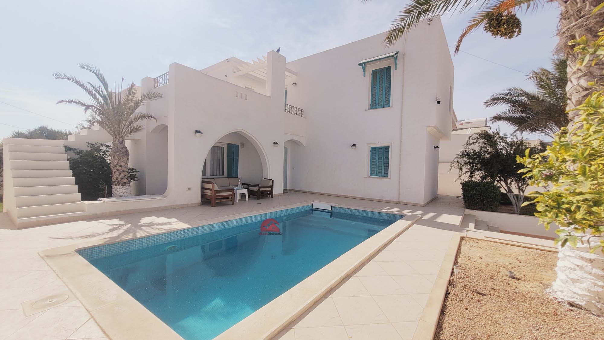 Djerba - Midoun Zone Hoteliere Vente Maisons Villa avec piscine titree a djerba midoun ref v688