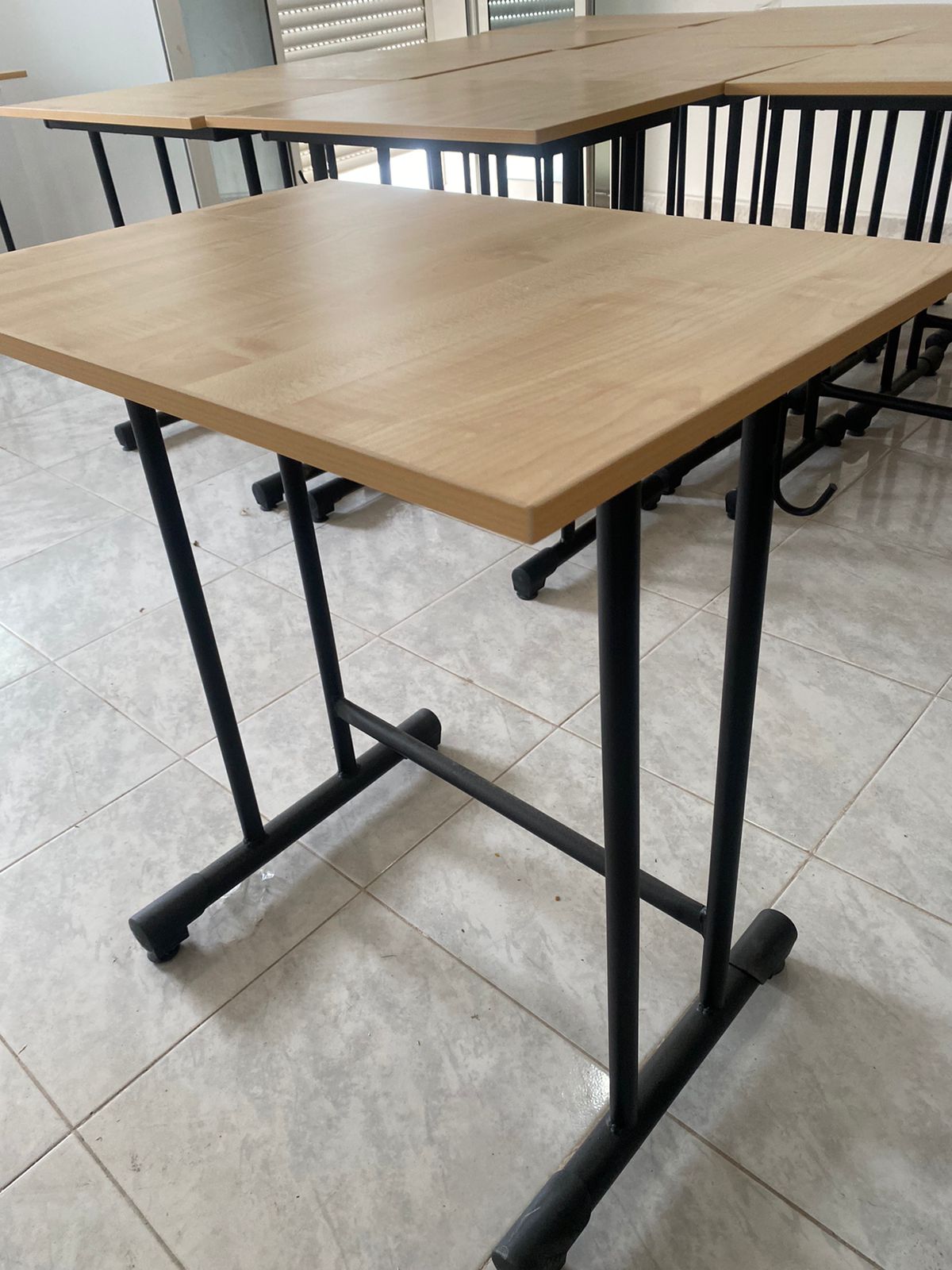 El Kram Le Kram Ouest Meubles de bureau Bureaux - Tables Table ecolier neuves