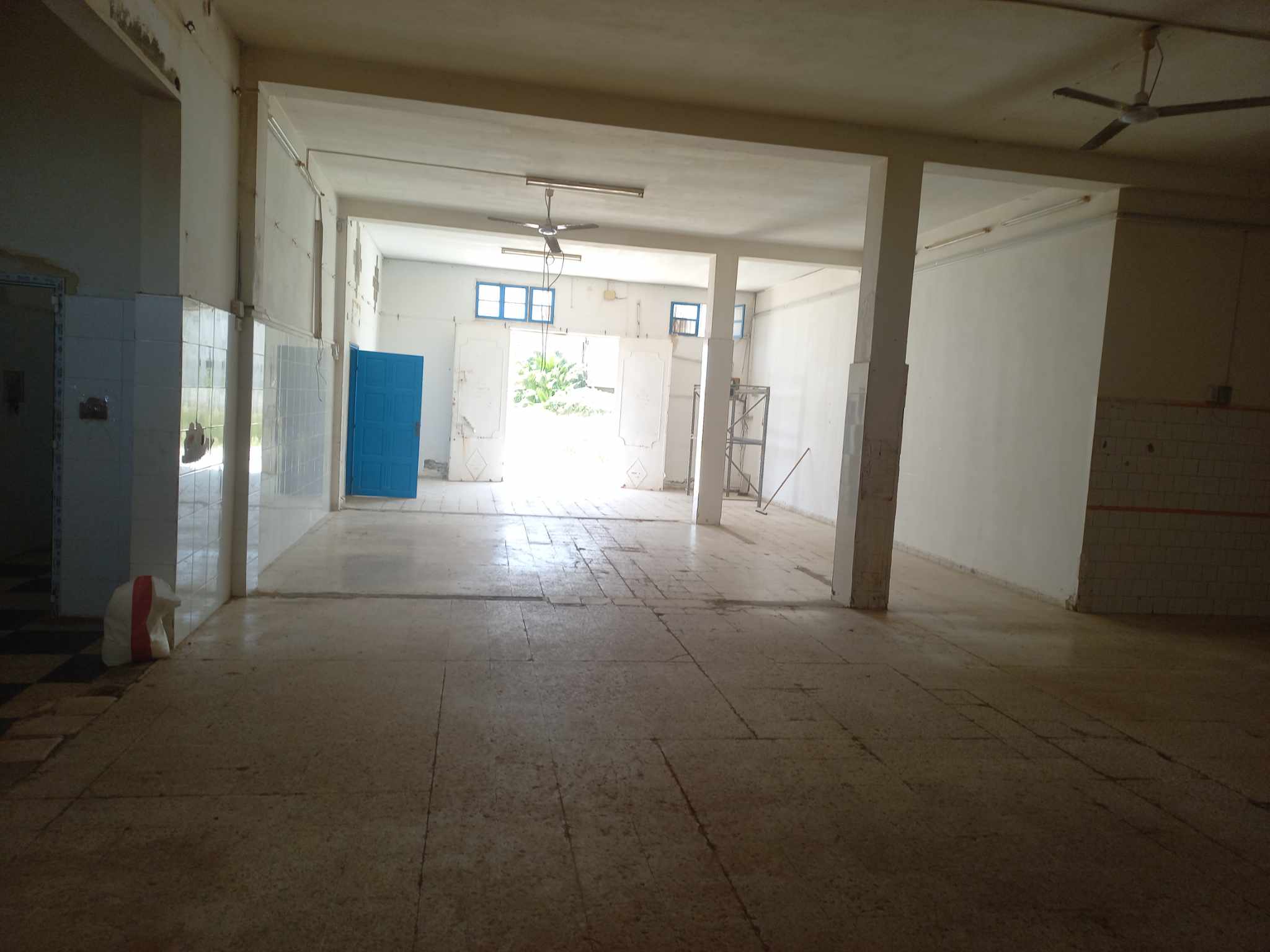 La Soukra Chotrana 2 Bureaux & Commerces Atelier,Garage Dpt de 300m  chotrana2