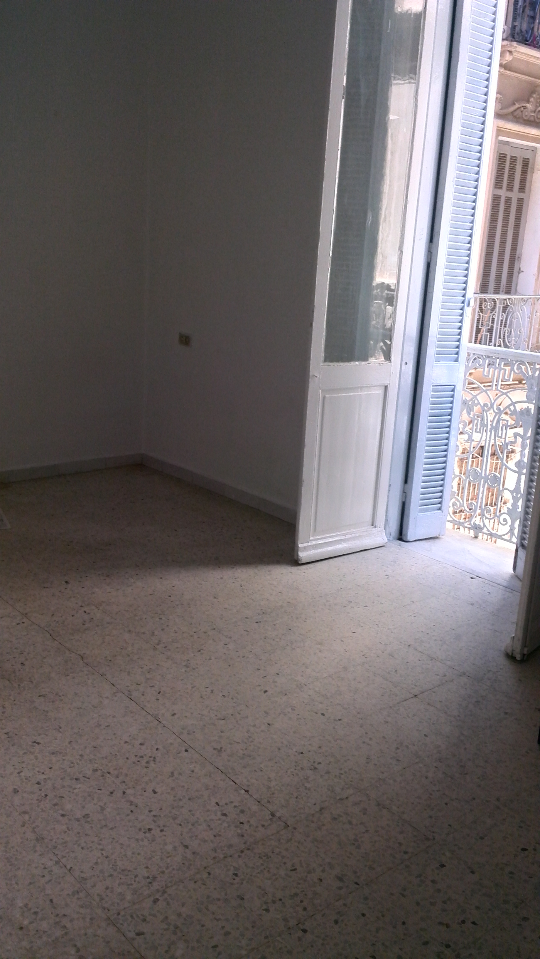 Bab Bhar Bab El Jazira Location Appart. 3 pices Appartement propre s2 a beb dzira