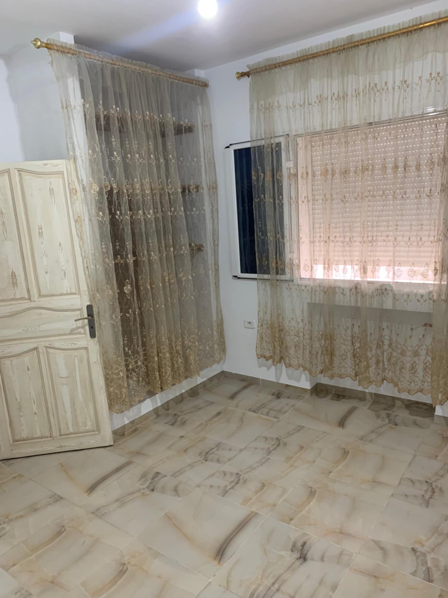 Raoued Cite Ennkhilet Location Appart. 1 pice Bien amnag disponible deux studio