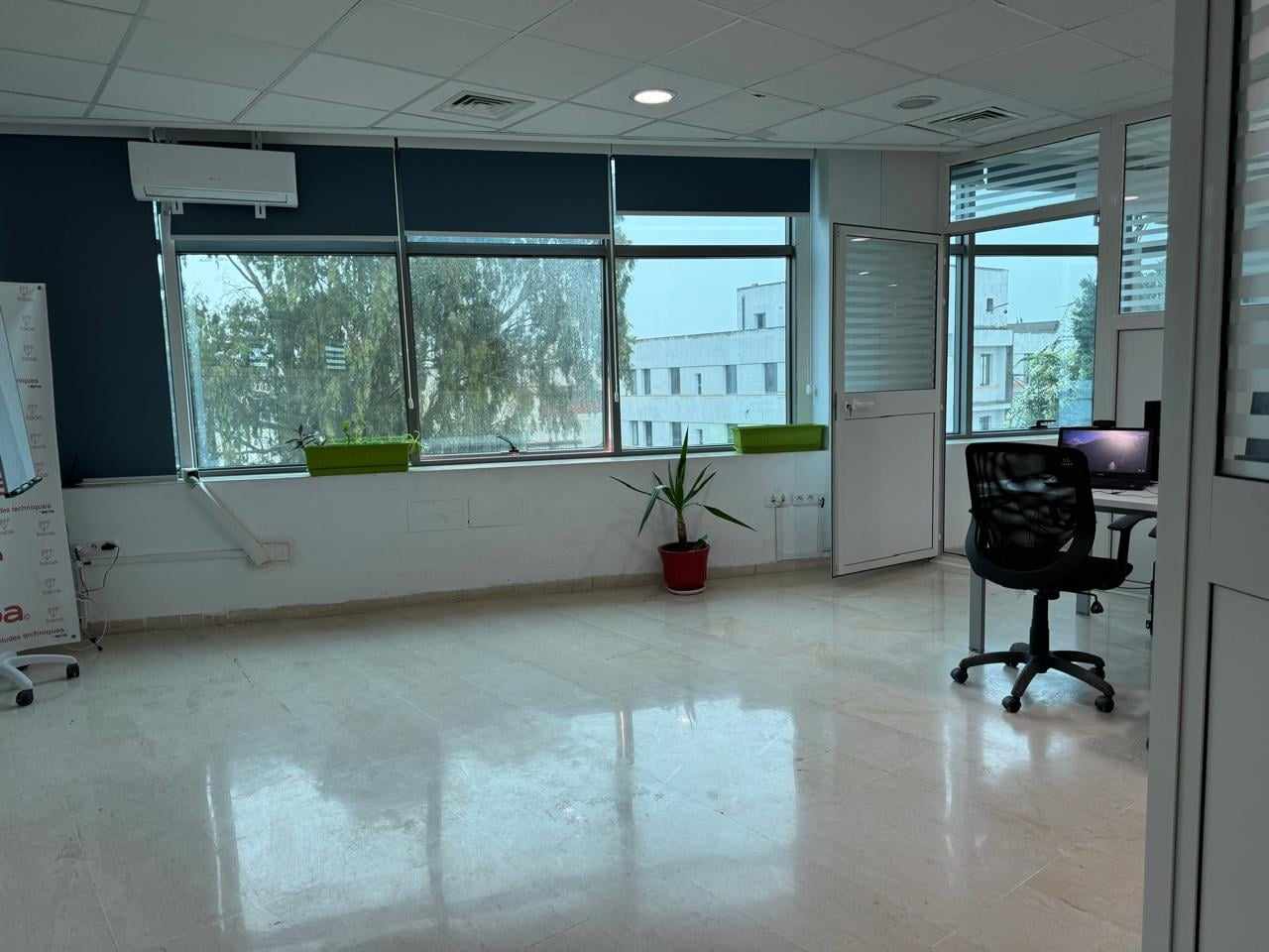 Cite El Khadra Cite Jardins Bureaux & Commerces Bureau Super bureau 350 m2 hs  aalin savary