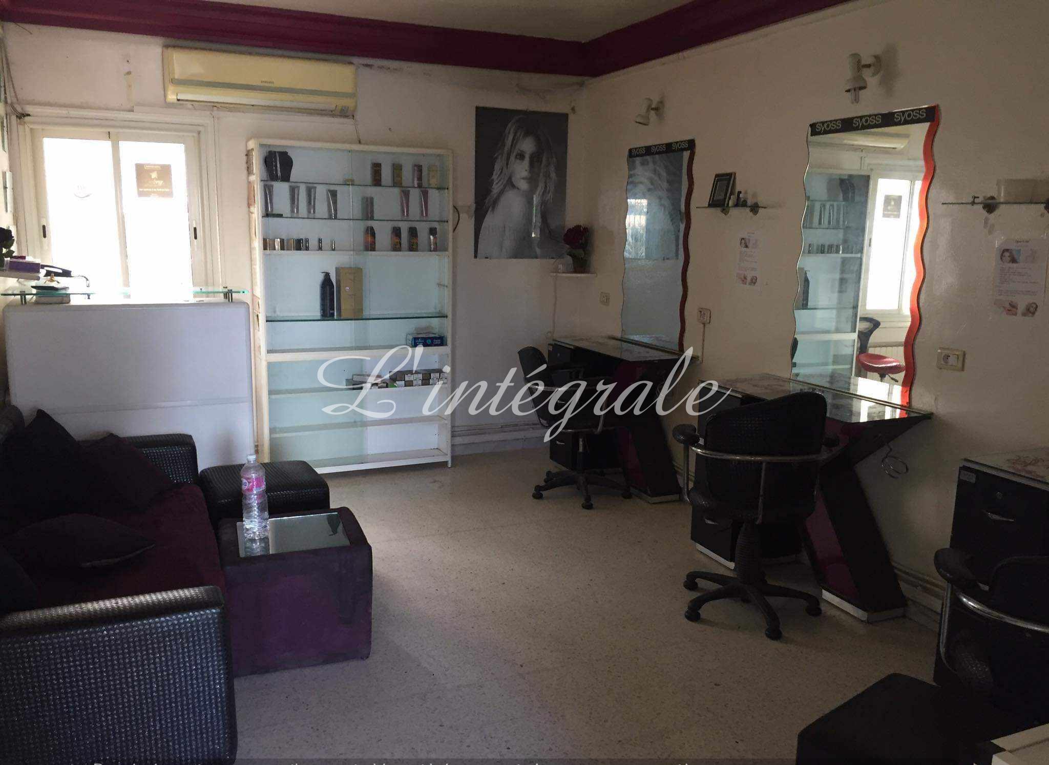 Ariana Ville Cite Ennasr 2 Vente Maisons Centre de coiffure et esthtique