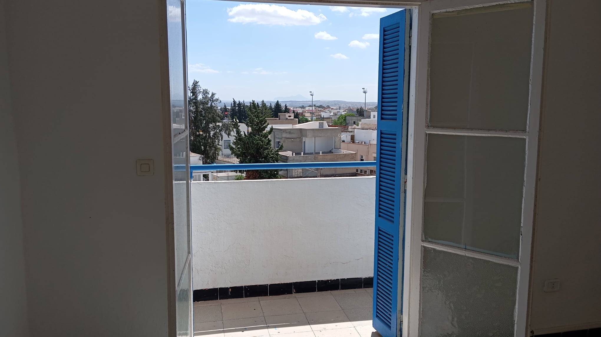 Ezzouhour (Tunis) Cite Ezzouhour Vente Appart. 3 pices Joli appartement au quatrime tage