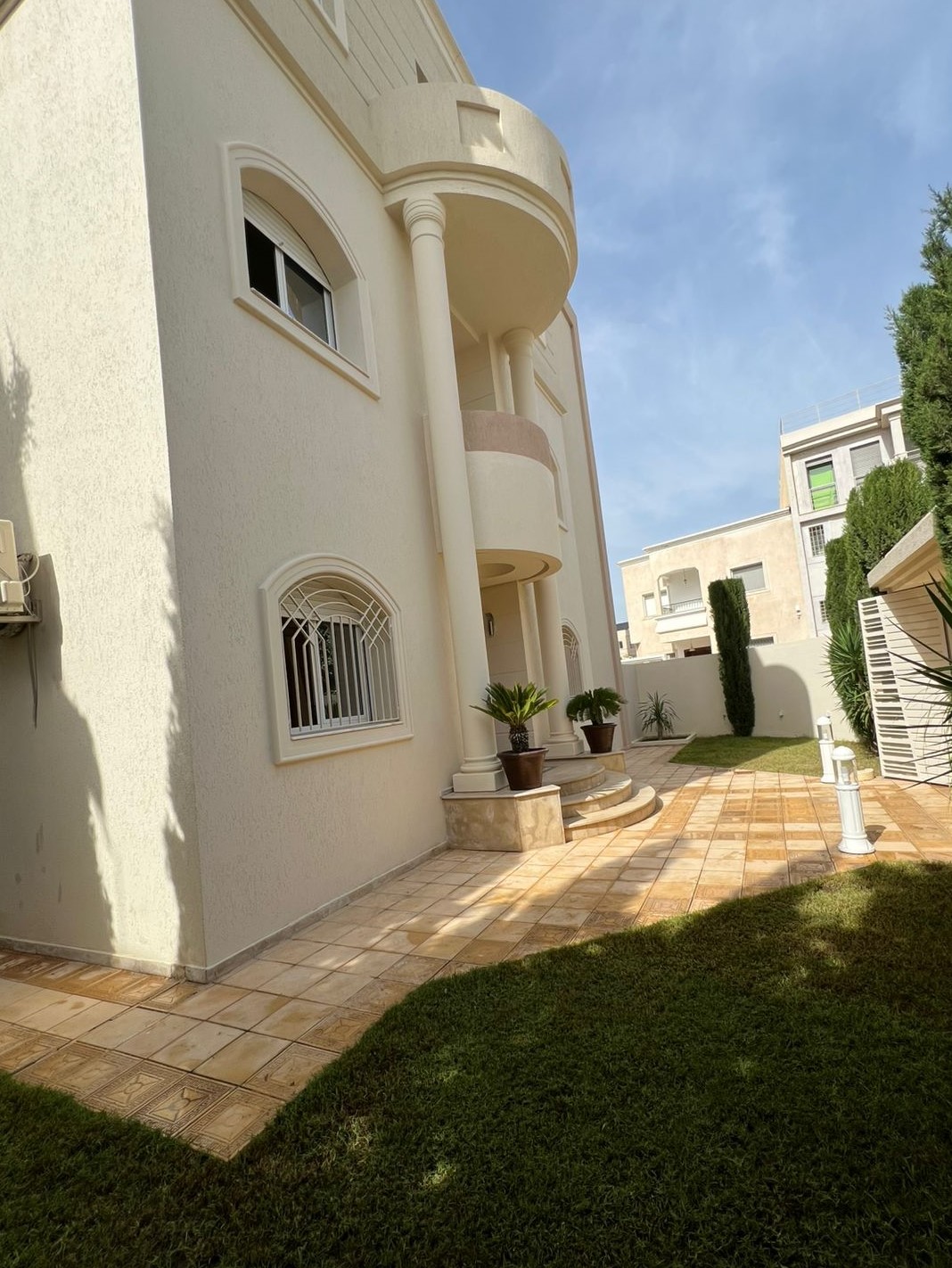 La Marsa Sidi Daoud Location Appart. 4 pices Villa s4  sidi daoud