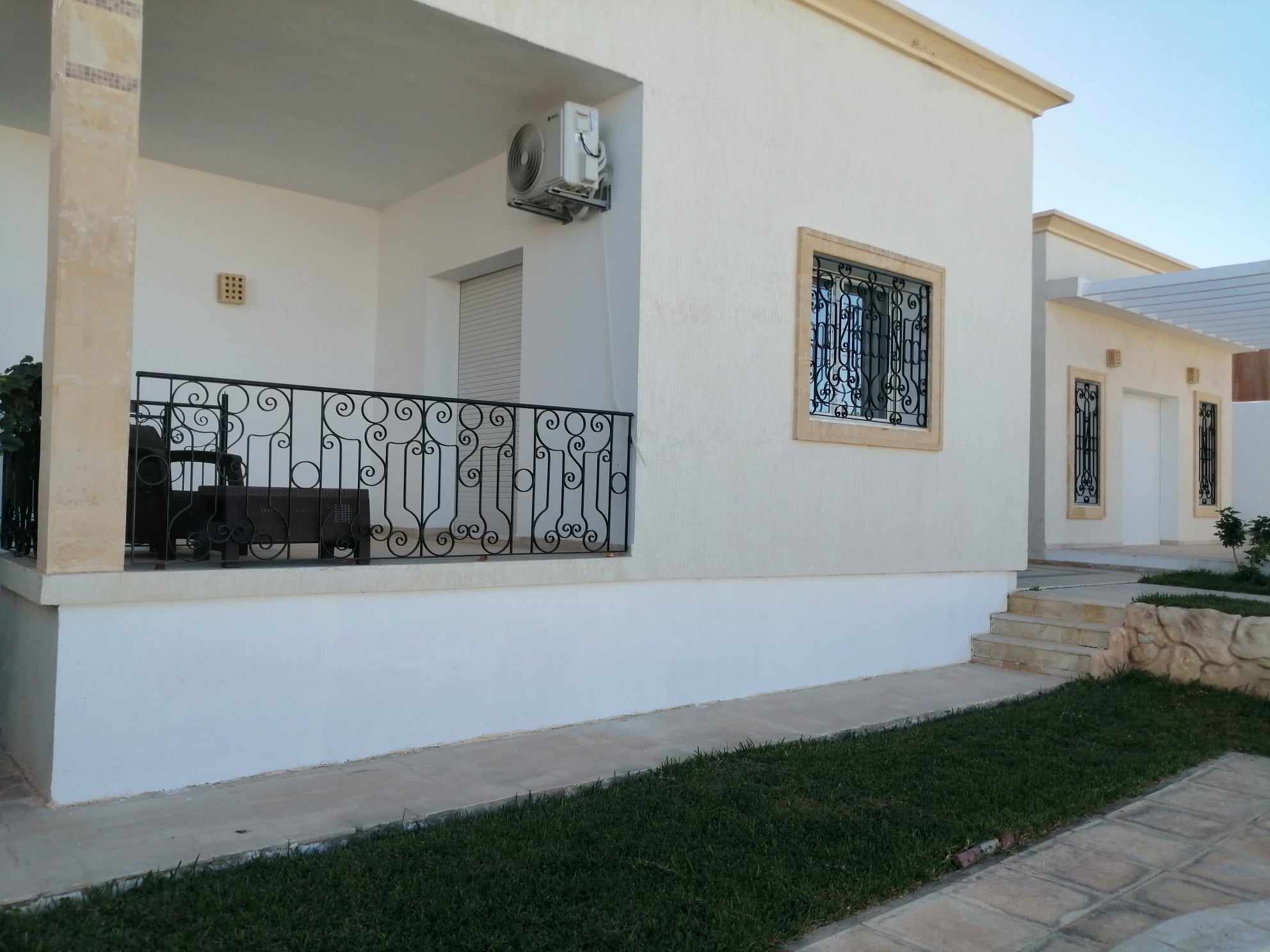 Mannouba La Mannouba Vente Maisons 1250mc villa standing avec piscine