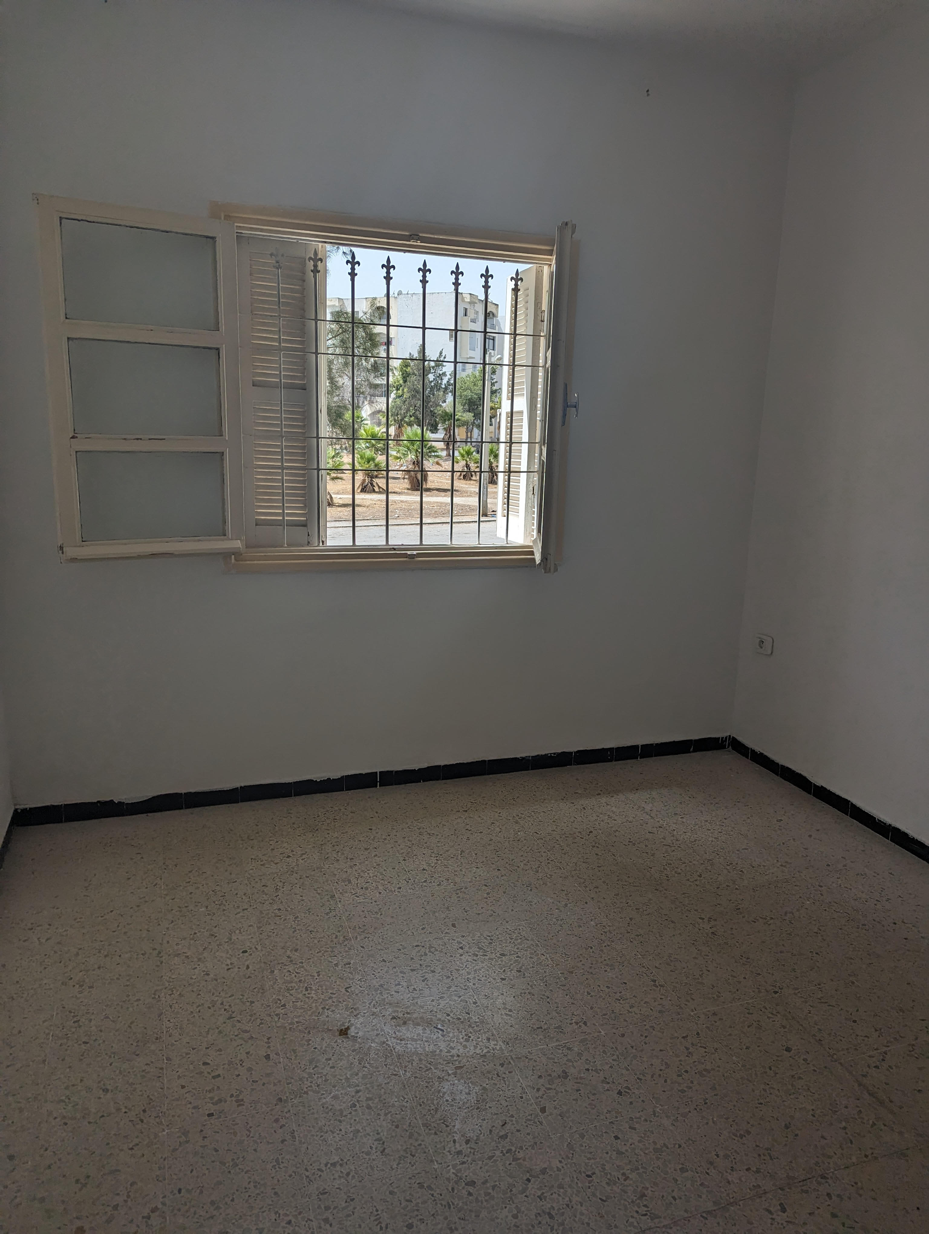 Ettahrir Cite Du Jardin Vente Appart. 4 pices Appartement