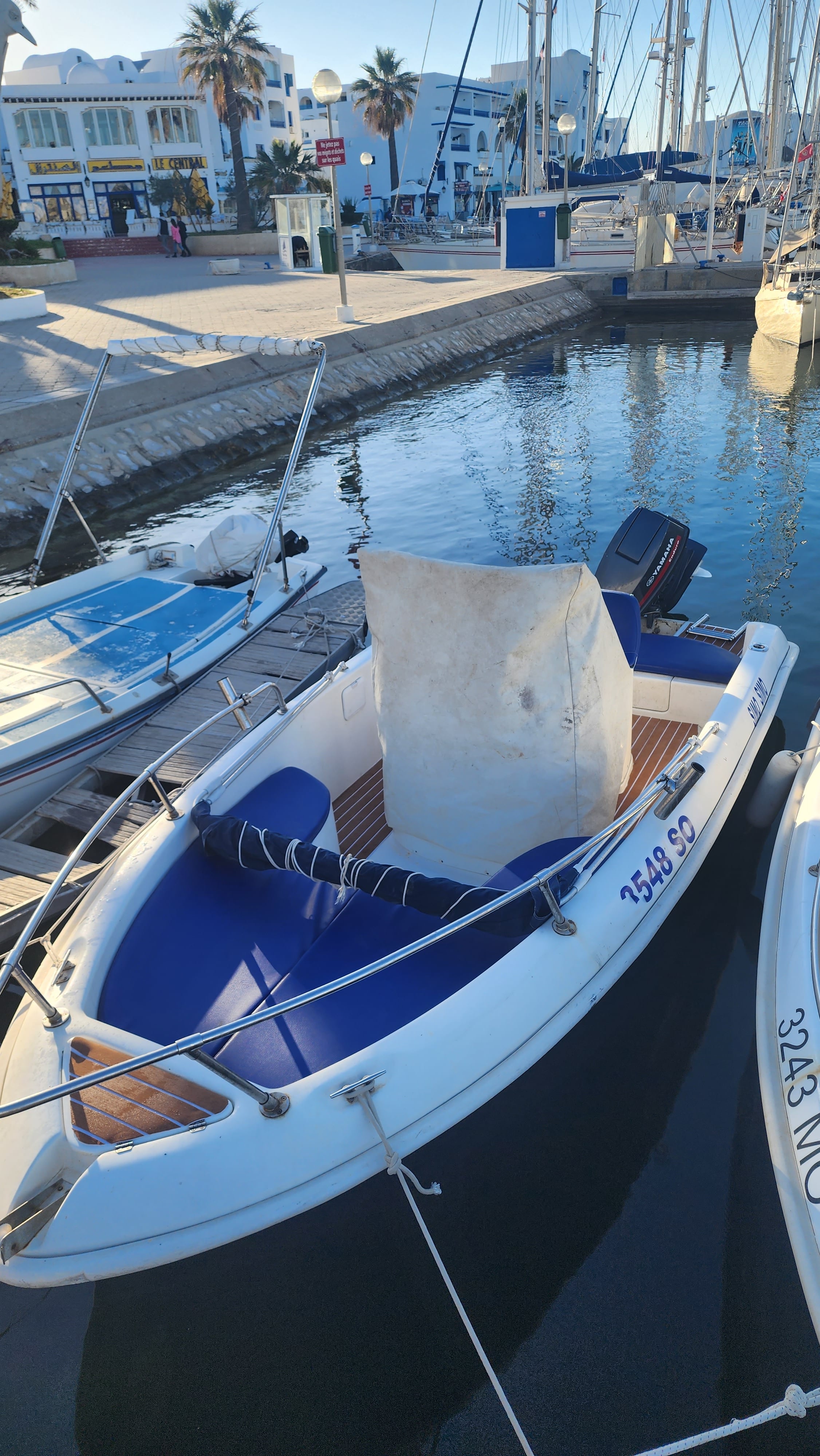 Monastir Monastir Bateaux  moteurs Vedette Bateaux zembra 520