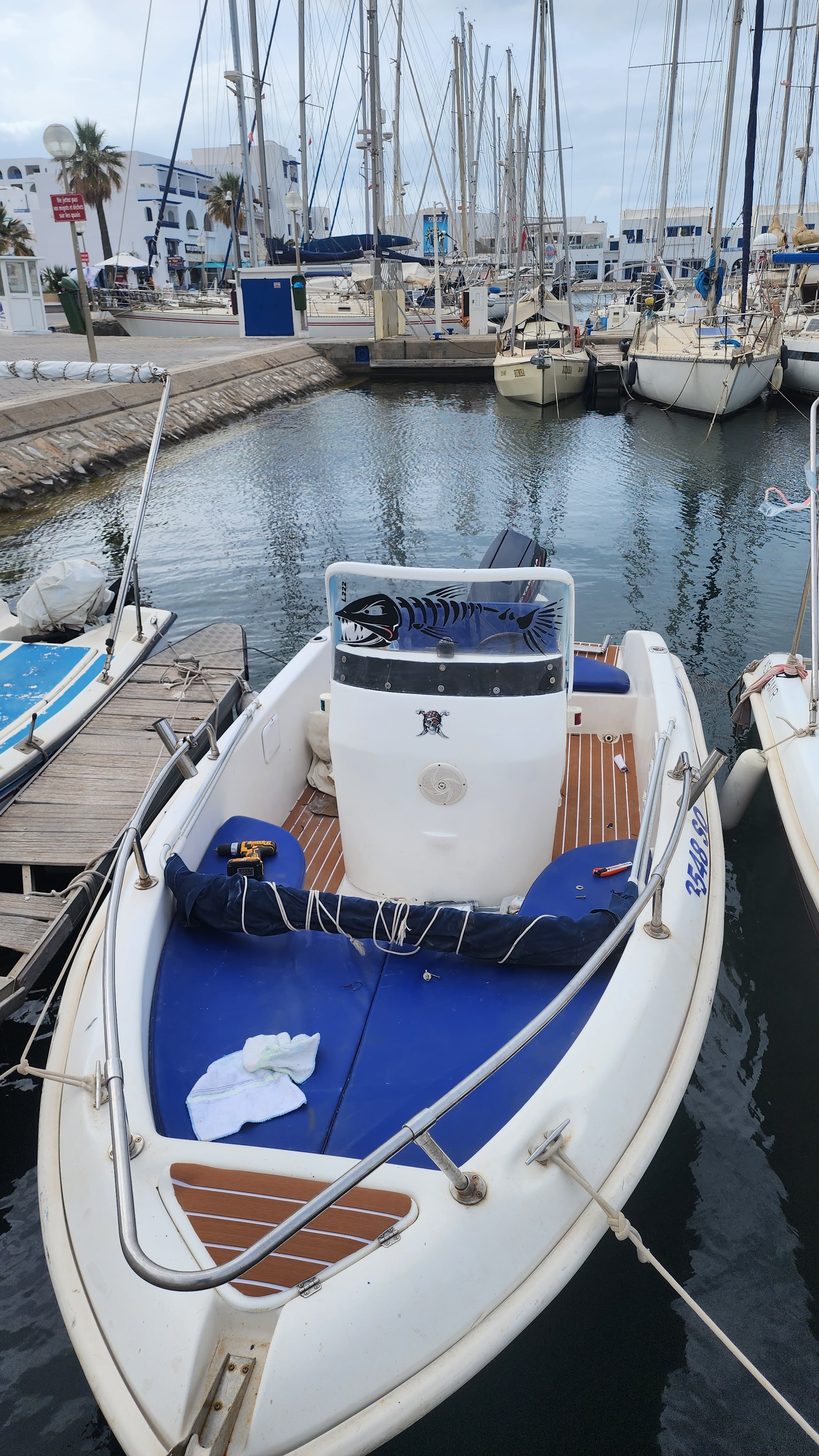 Monastir Monastir Bateaux  moteurs Vedette Bateaux zembra 520