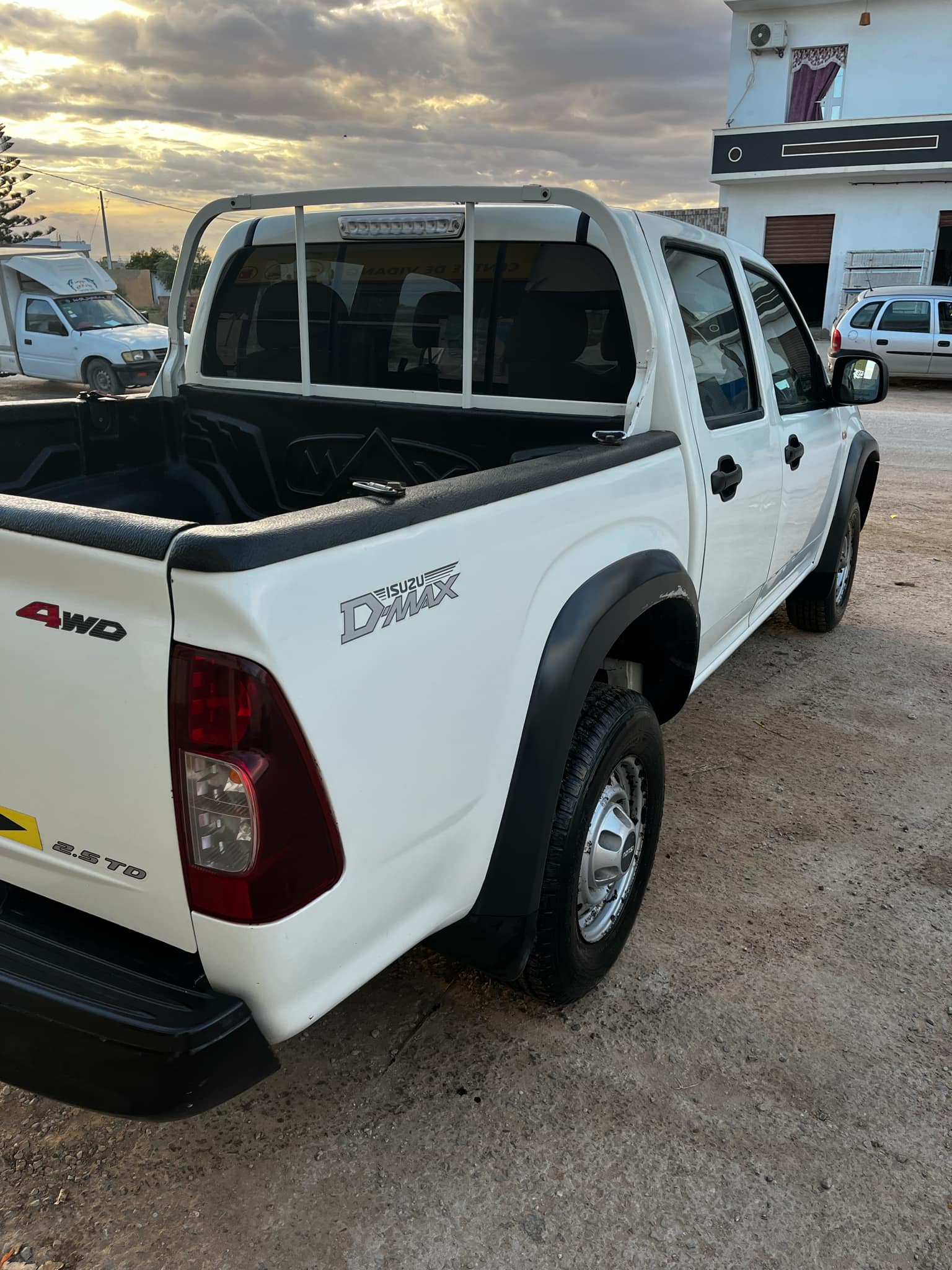 Jebeniana Jebeniana Isuzu D-Max Dmax importee