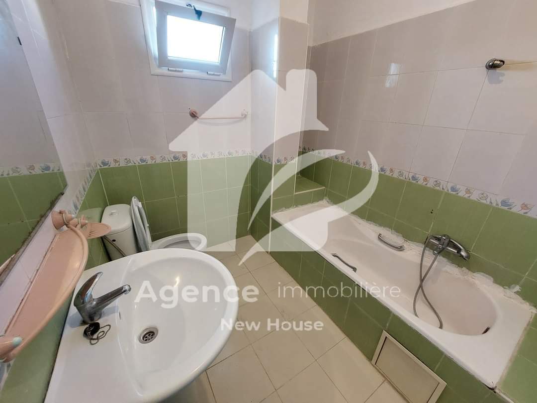 Bizerte Nord Cite De La Sante Location Appart. 4 pices Un appartement en premier tage