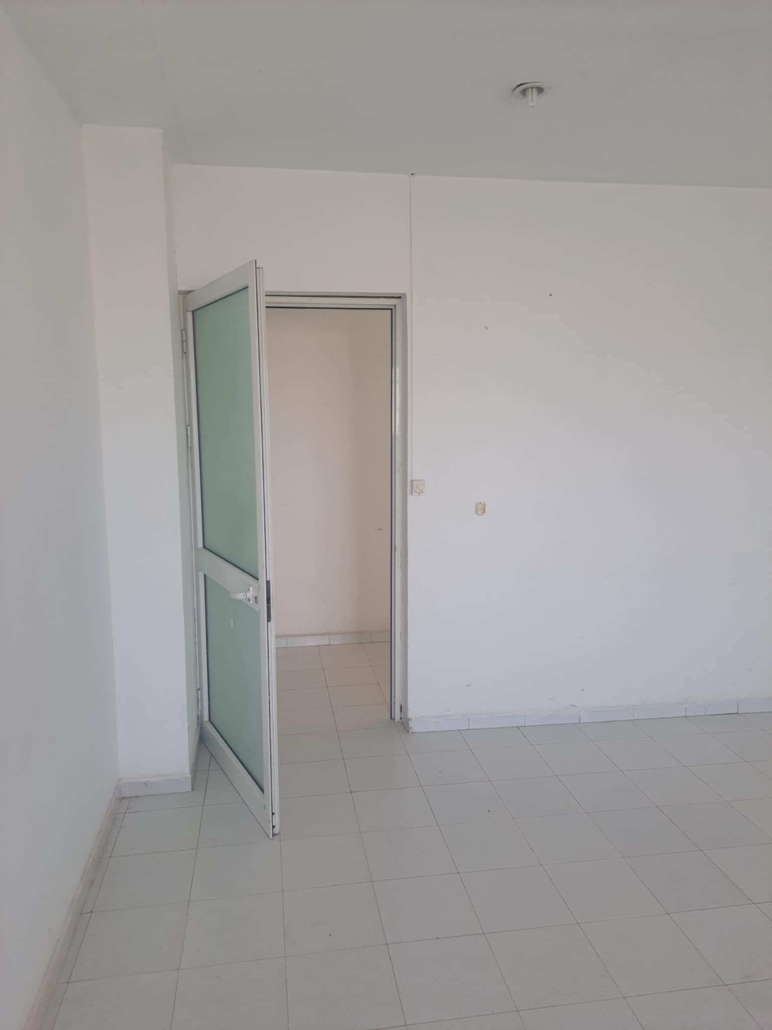 El Menzah El Manar 1 Location Autre Local commercial  charguia 60 m2