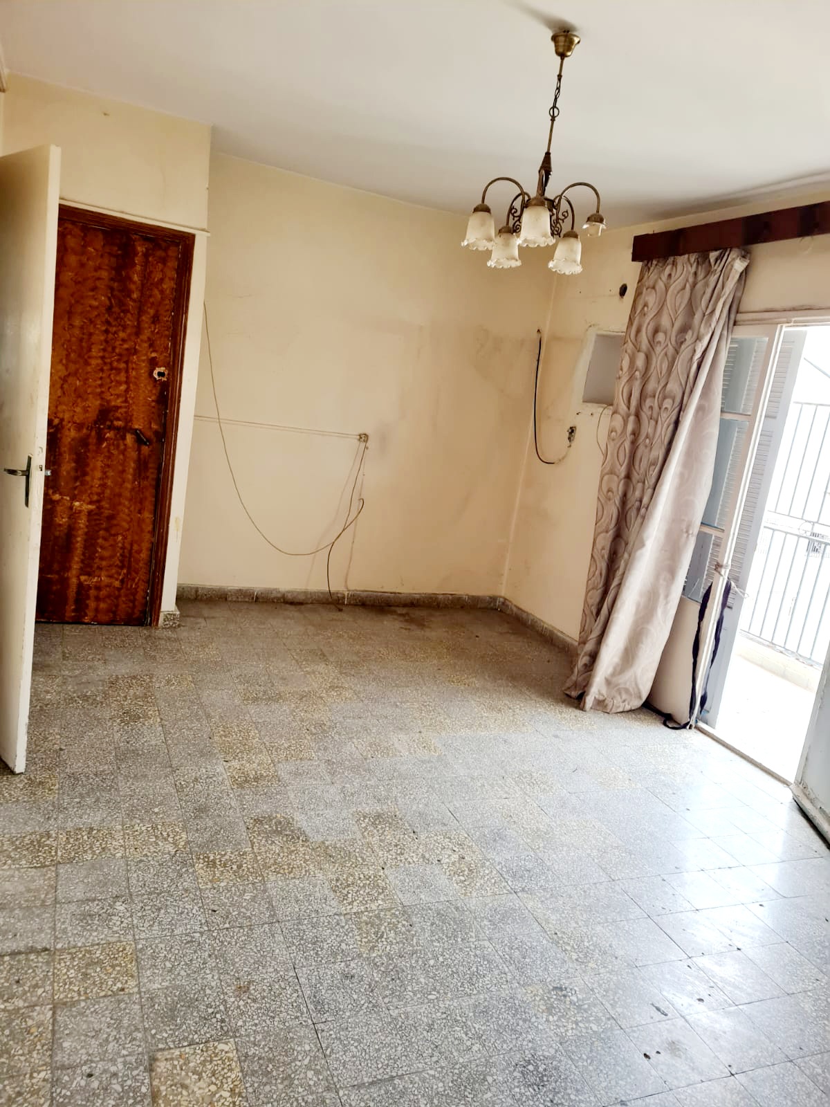 Ezzouhour (Tunis) Cite Essaada Vente Appart. 3 pices Appartement s 2