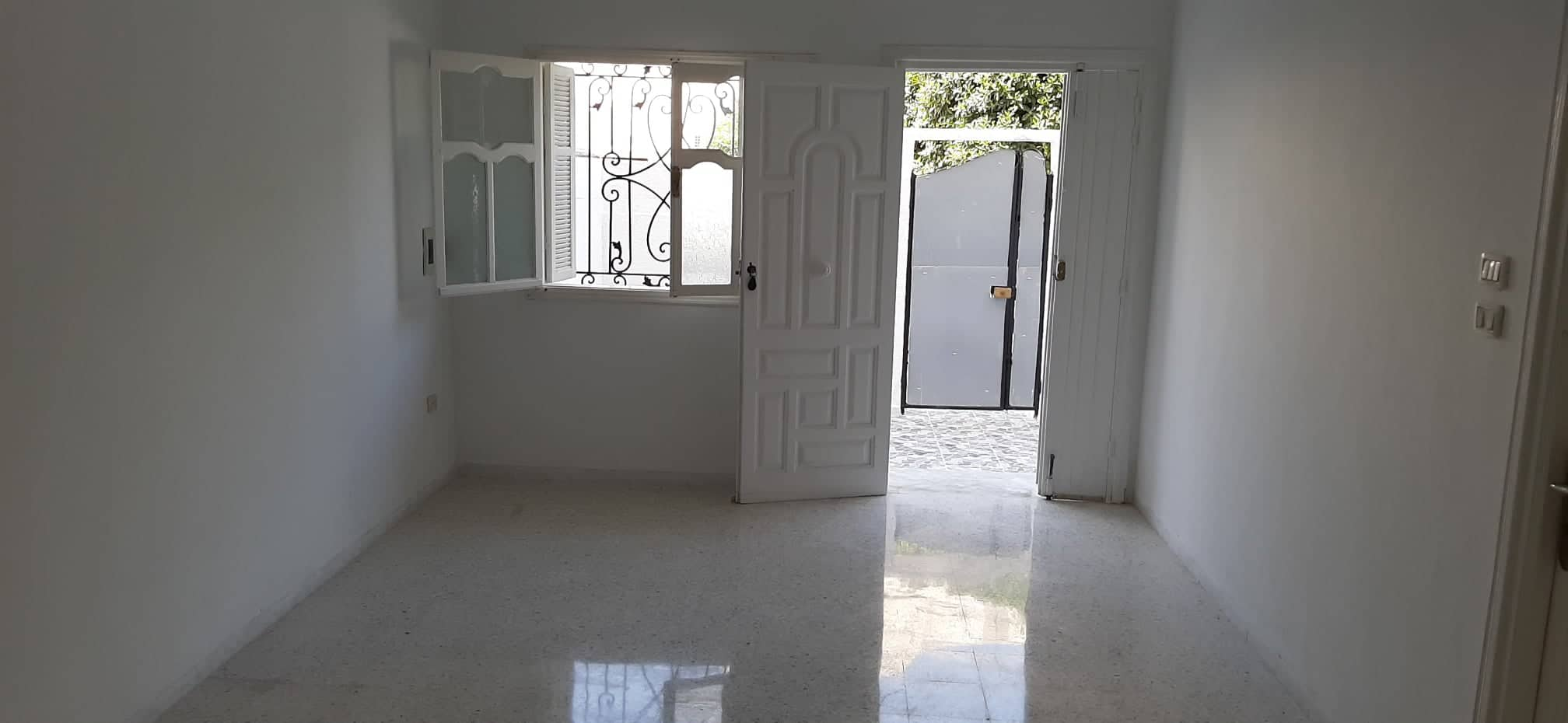 La Marsa Sidi Daoud Location Appart. 3 pices Al un rdc d'une villa  sidi daoud la marsa