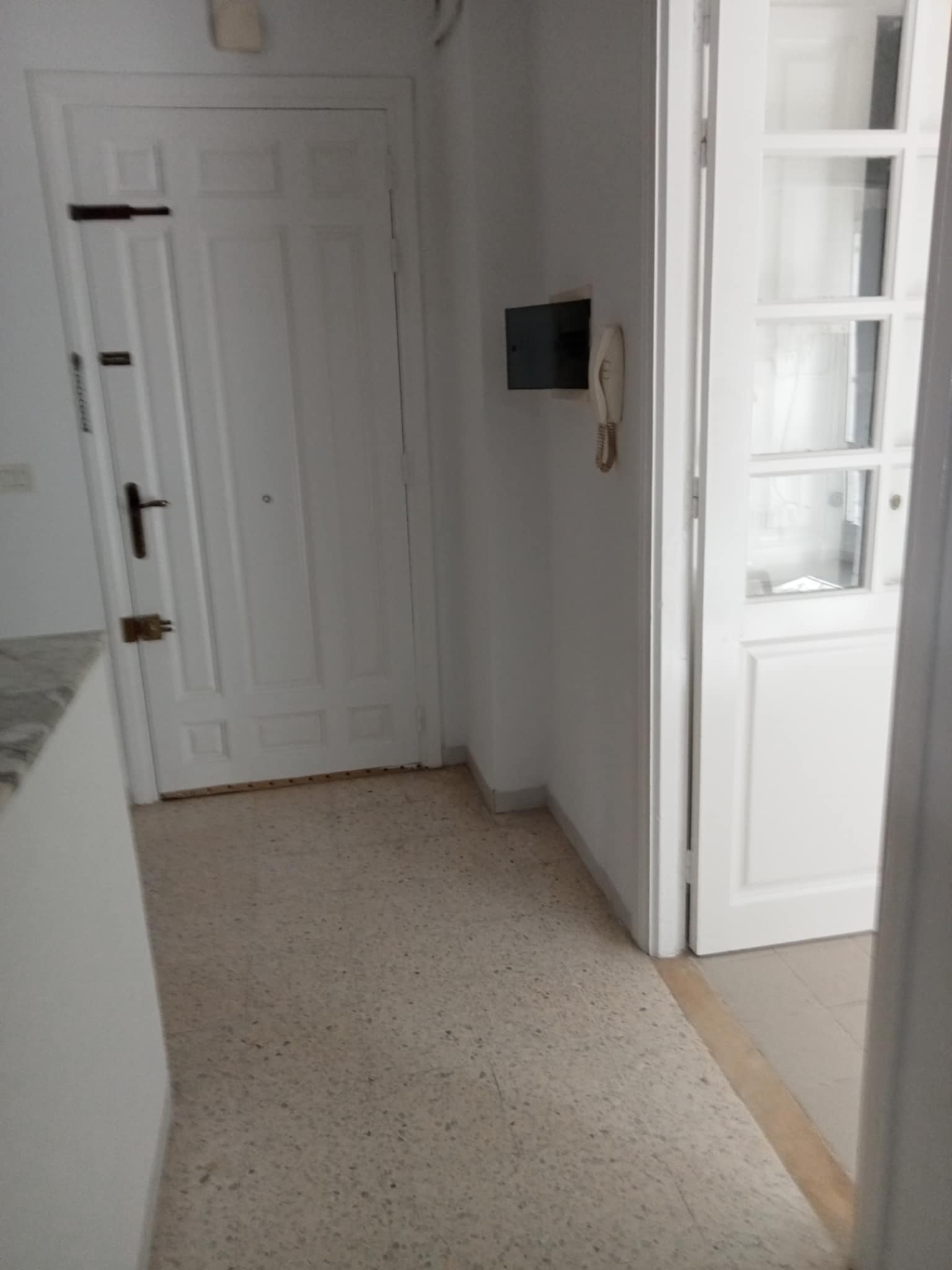 La Soukra Borj Louzir Location Appart. 4 pices Appartement pour couple ou famille