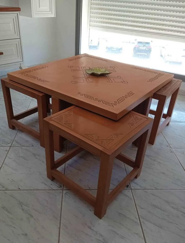 Ben Arous Ben Arous Autres meubles Autres Table et 4 tabouret