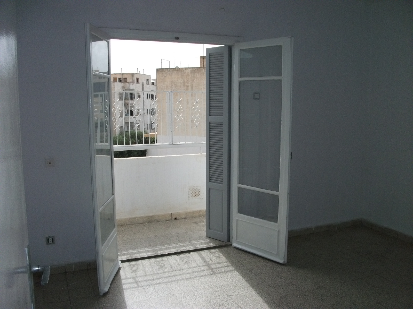 Sfax Ville Sfax Vente Appart. 3 pices Apparemment sfax 2000