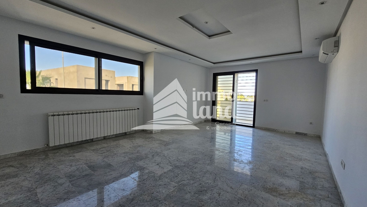 La Soukra Chotrana 3 Location Appart. 4 pices Etage de villa s3  la soukra