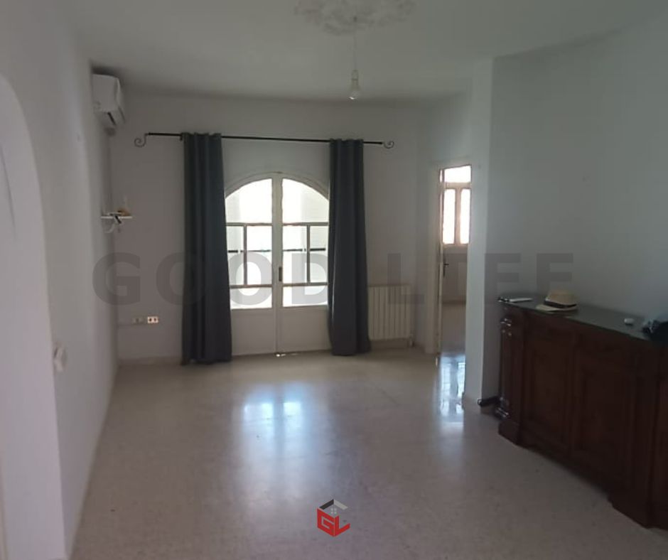 La Marsa Marsa Safsaf Location Maisons Etage de villa semi meubl  la marsa corniche