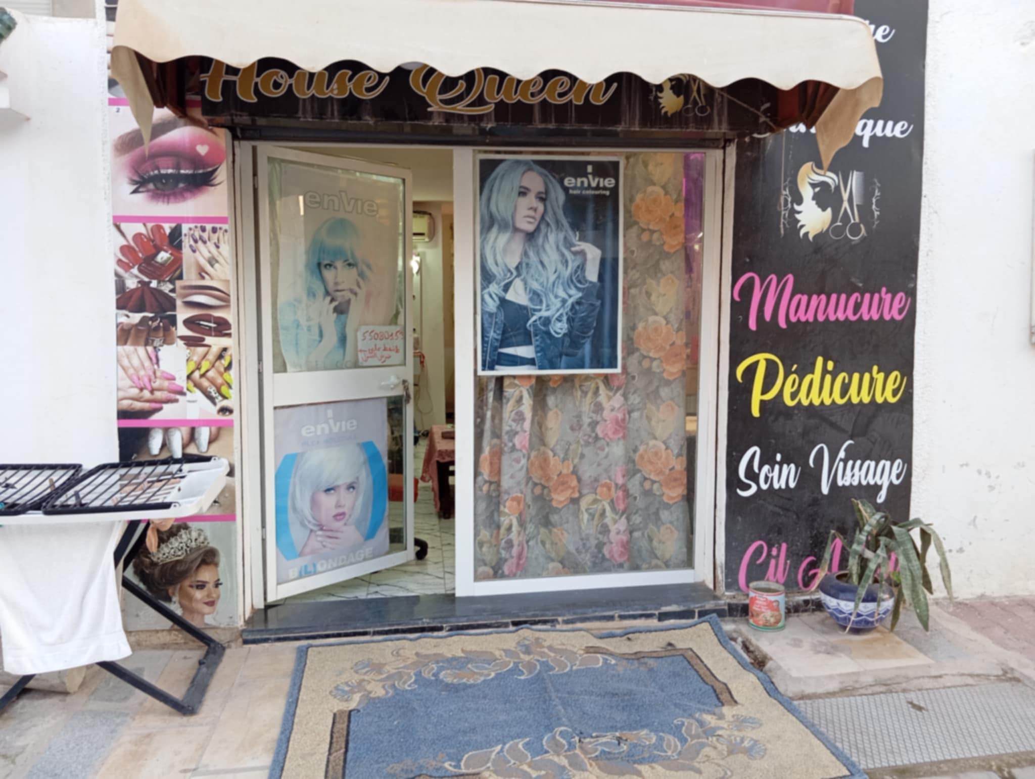 La Soukra Borj Louzir Location Autre Un salon de coiffure moderne tres bien  quip