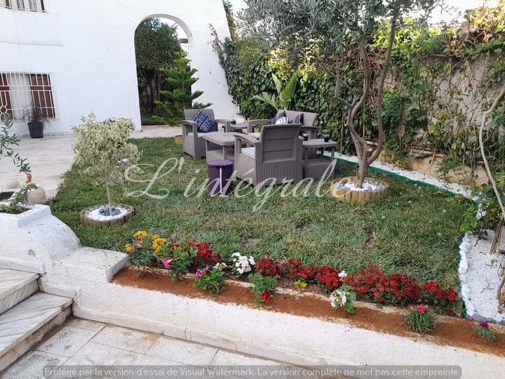 Ariana Ville El Menzah 8 Location Appart. 3 pices Rez de jardin  s2 avec jardin