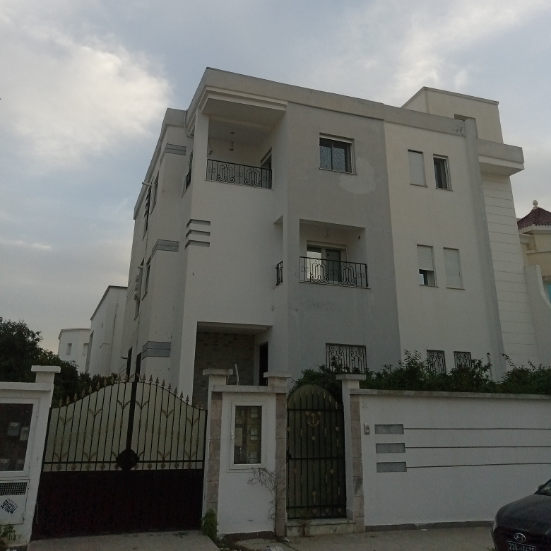 Ain Zaghouan Ain Zaghouan Location Appart. 4 pices Appartement spacieux en s3 a ain zaghouan nord