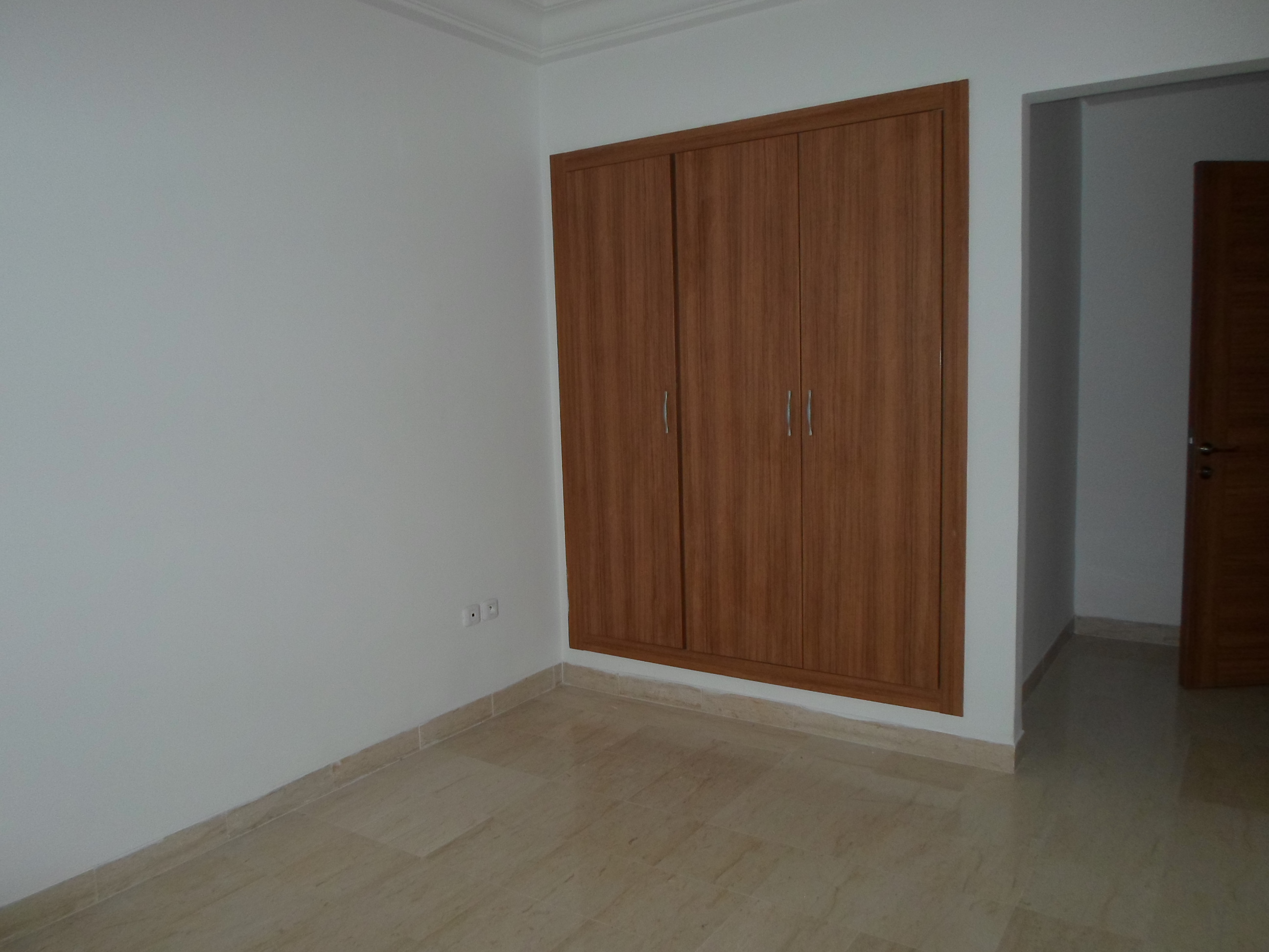 La Marsa Cite Mongi Slim Location Appart. 1 pice Superbe s1 moderne  bhar lazreg