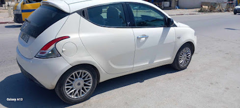 El Mourouj Bir El Kassaa Lancia Ypsilon Voiture  en  1ere  main