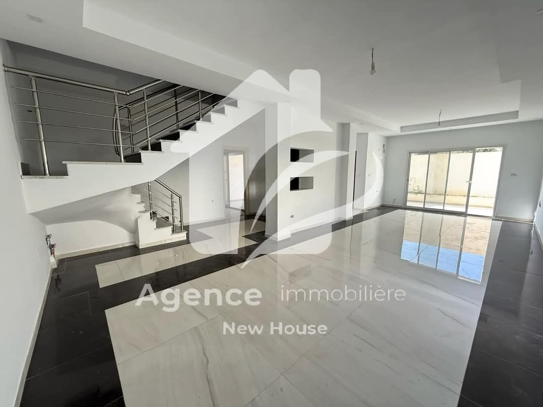 Bizerte Nord Cite De La Sante Vente Duplex Une villa style amricain