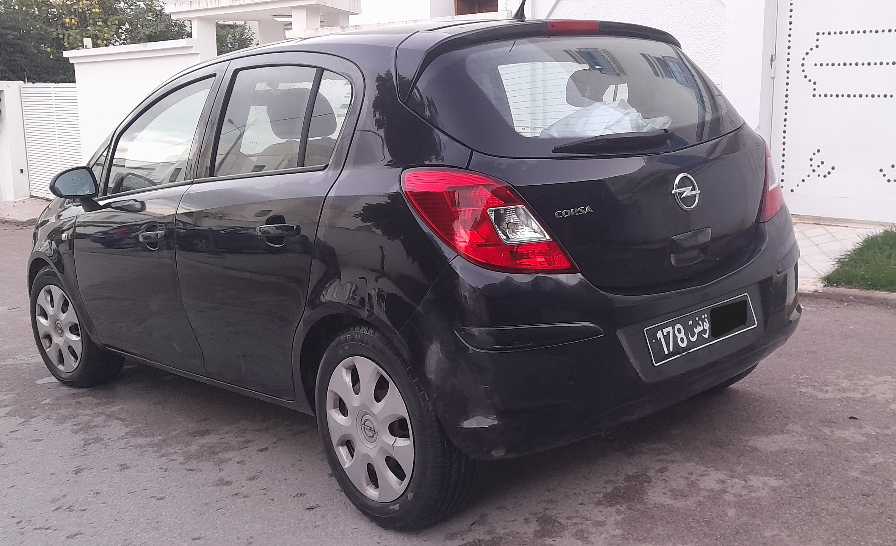 Ariana Ville Ariana Opel Corsa Opel corsa premire main en trs bon tat